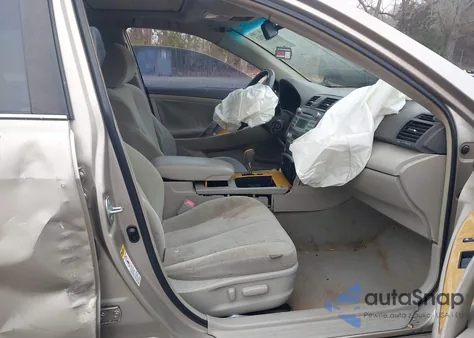 2007 Toyota Camry Xle z USA, uszkodzony, nr VIN 4T1BE46K67U647575